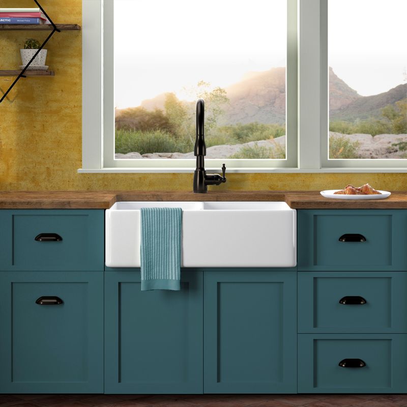 33' Fireclay 50/50 Double-Basin Undermount Kitchen Sink in Gloss White (33' x 18' x 10')