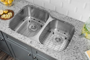 32' 60/40 Double-Basin 18G Undermount Kitchen Sink in Brushed Stainless Steel (32' x 20.75' x 9')