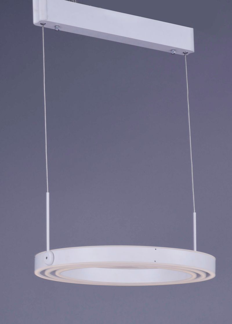 Gyro 19.75' 6 Light Single Pendant in Matte White