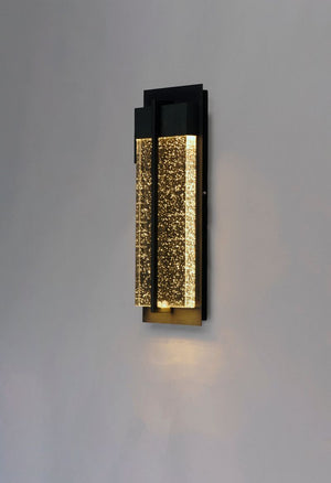 Cascade 7' Single Light Wall Sconce in Black