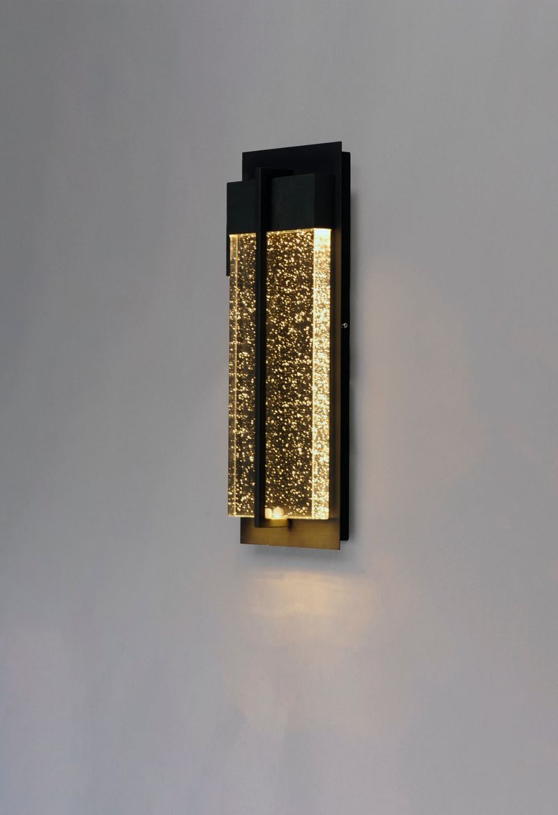 Cascade 7' Single Light Wall Sconce in Black