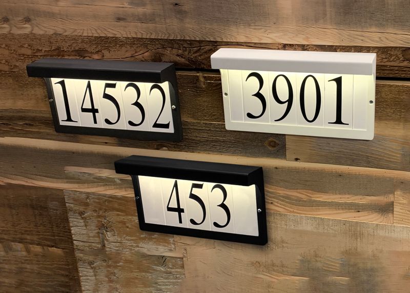 Address 5' Number 8 Tile in White