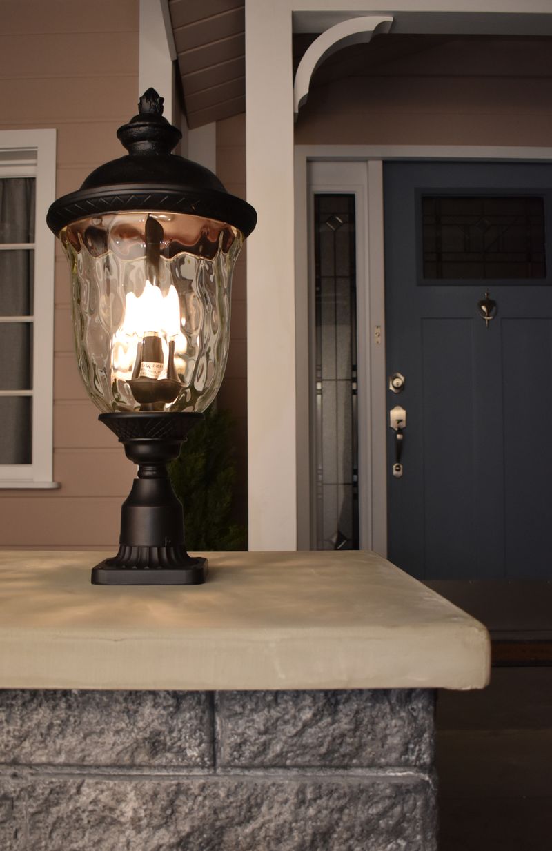 Carriage House DC 19.5' Single Light Outdoor Pole/Post Mount in Oriental Bronze