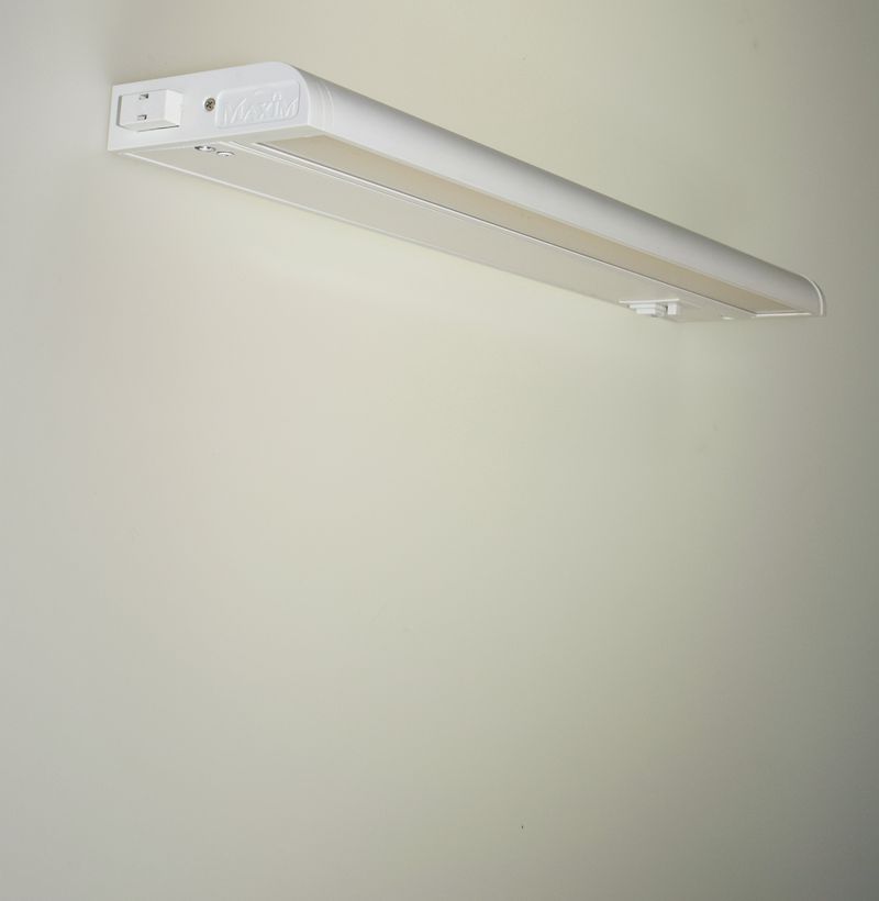 CounterMax MX-L-120-3K Basic 12' Under Cabinet Light in White