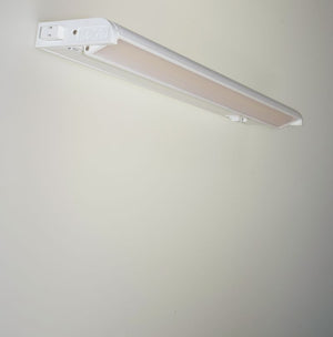 CounterMax MX-L-120-3K Basic 12' Under Cabinet Light in White