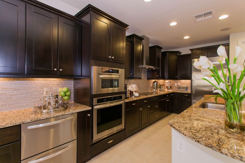 CounterMax MX-L-120-SL 6' Under Cabinet Light in White