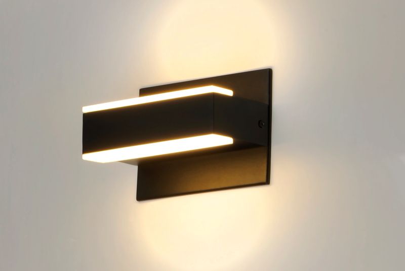 Omni 7.25' 5 Light Vanity Lighting in Black