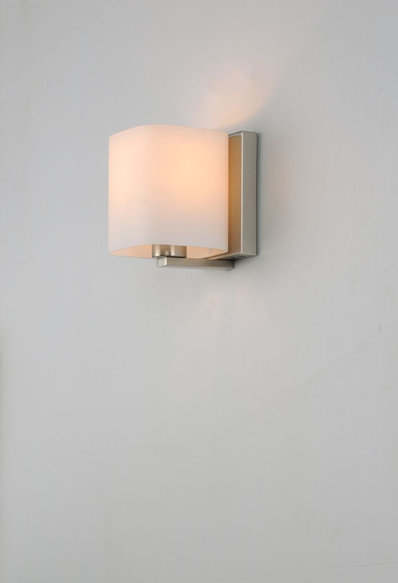 Wrap 4.75' Single Light Vanity Lighting in Satin Nickel