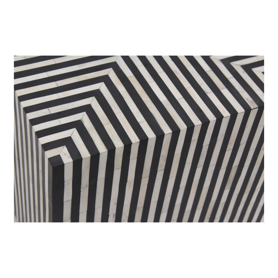Moe's Home Terning End Table in Multicolor (16' x 18' x 18') - GZ-1149-37