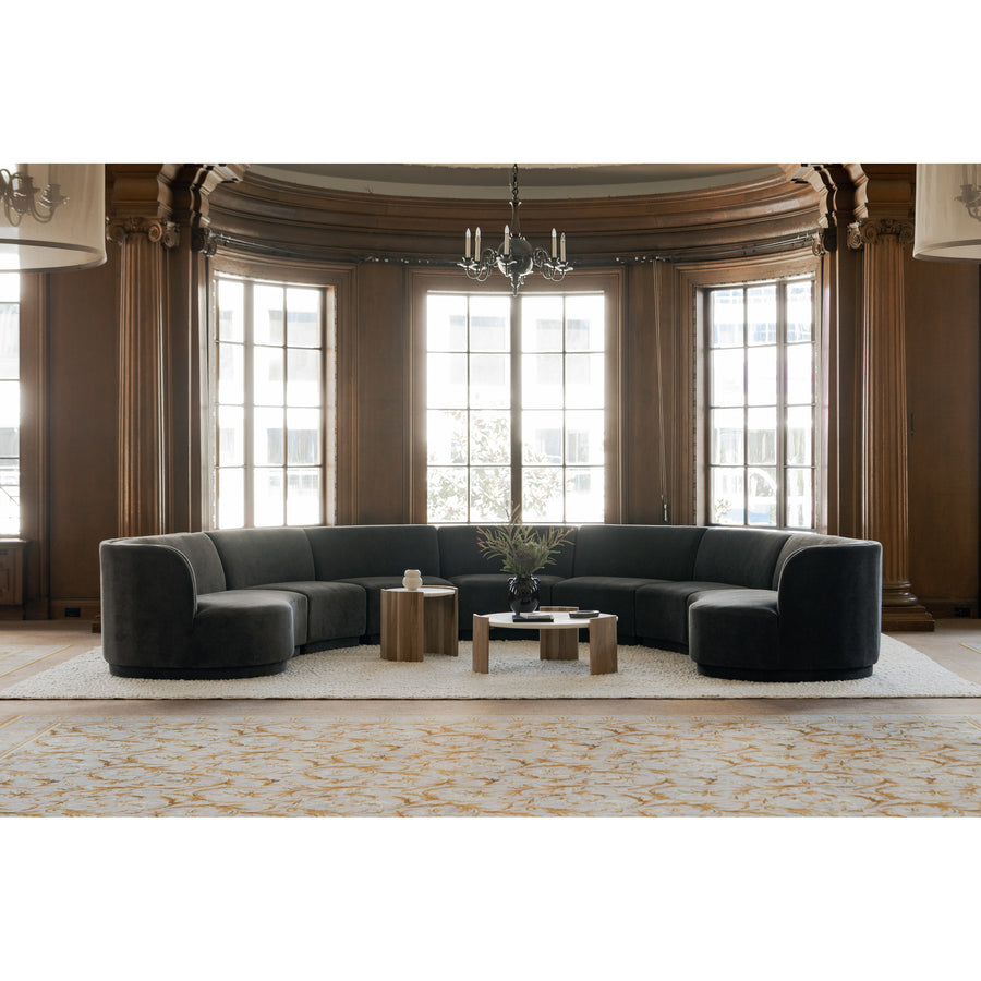 Moe's Home Dala End Table in White (18.5' x 20' x 18.5') - JD-1038-18