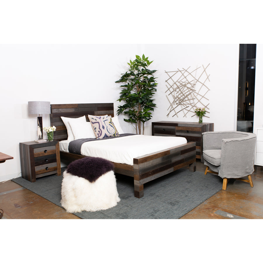 Moe's Home Lamb Ottoman in White (17' x 22' x 22') - XU-1009-24