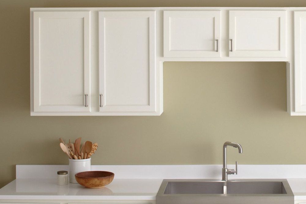 wall cabinet pull placement