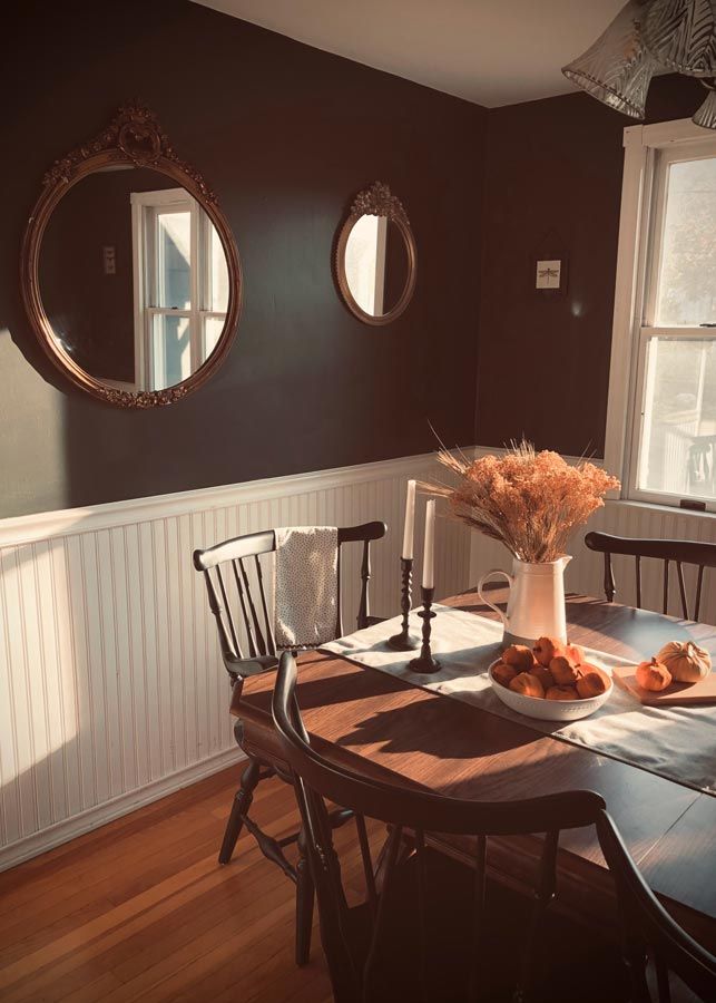 beadboard in cottage dining room