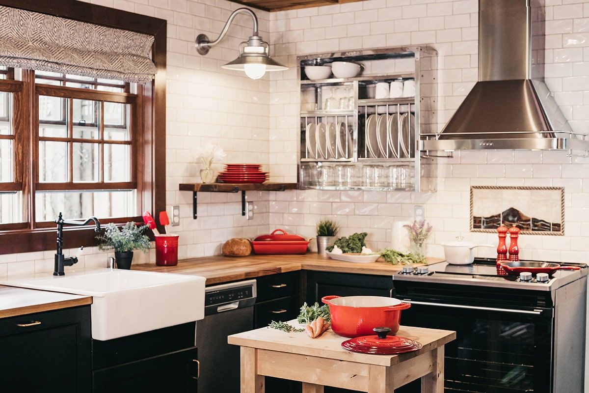 Kitchen with Farmhouse Sink