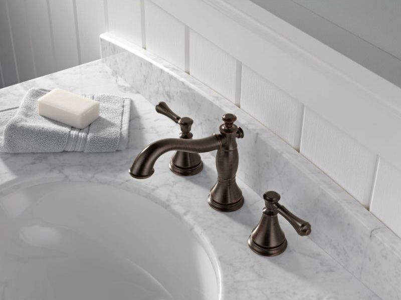 traditional style bathroom faucet