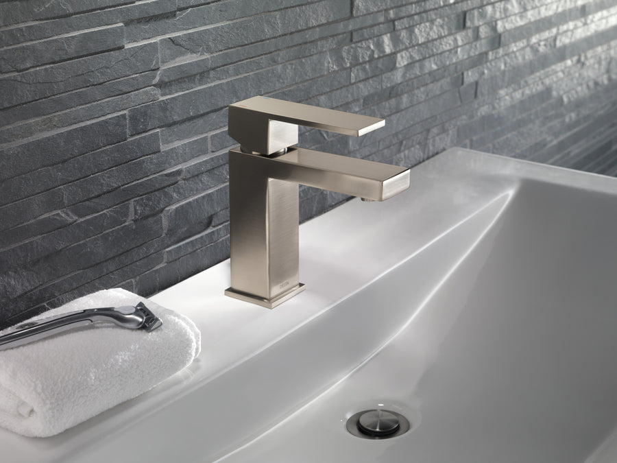Modern 1.2 gpm Single-Handle Bathroom Faucet in Stainless