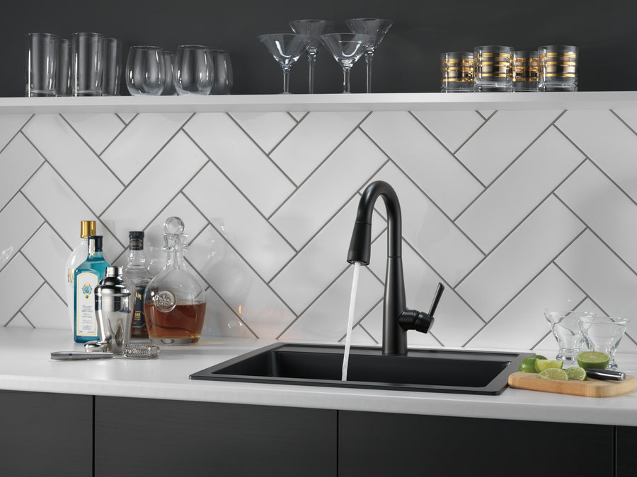 Essa Pull-Down Bar Kitchen Faucet in Matte Black