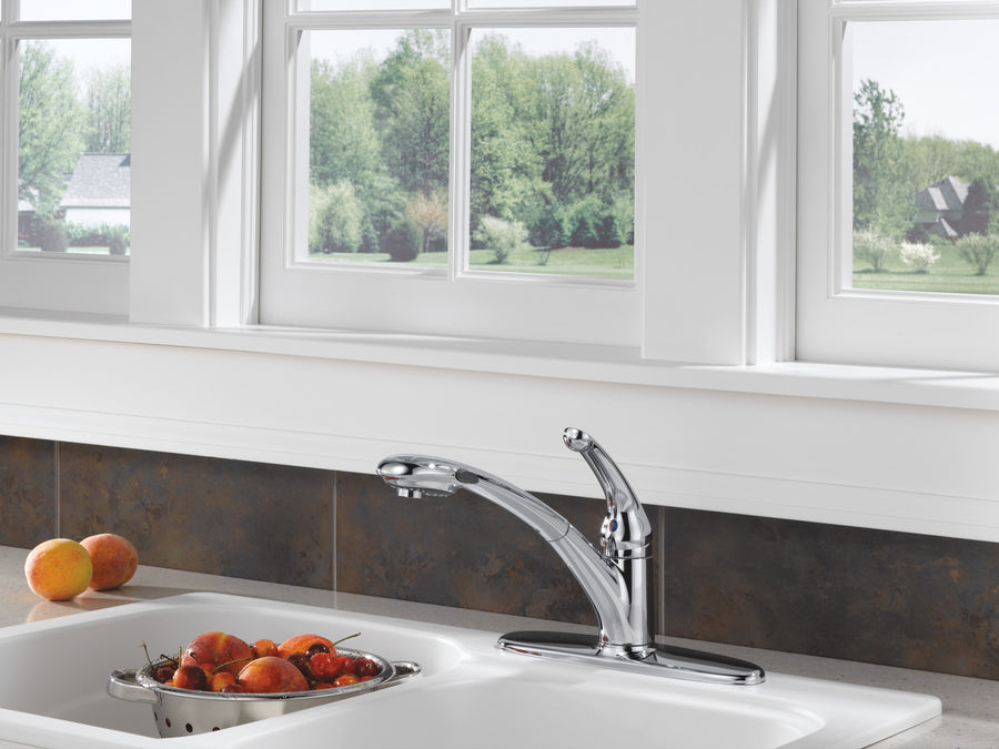 Signature Pull-Out Kitchen Faucet in Chrome