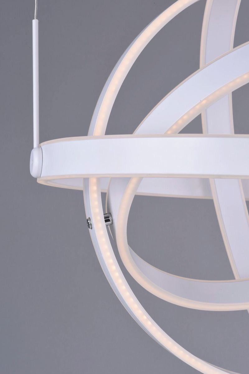Gyro 31.5' 8 Light Single Pendant in Matte White