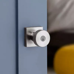 Pismo Square Keyed Entry SmartKey Door Knob in Satin Chrome - 6 Way Adjustable Latch