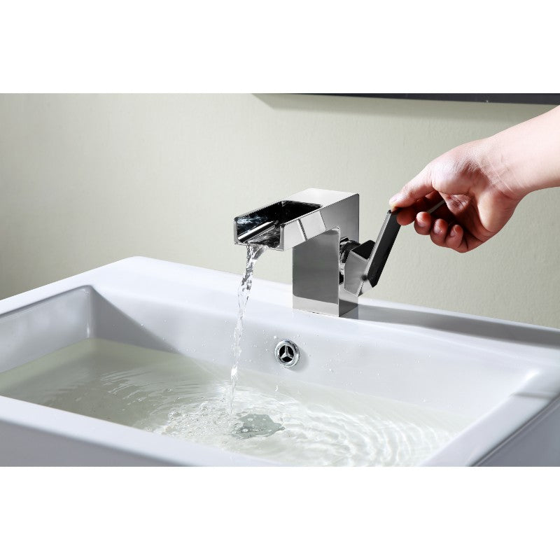 Zhona Single-Handle Bathroom Faucet in Polished Chrome
