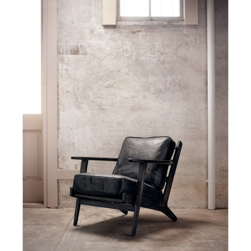 Brooks Chair in Rialto Ebony (27.75' x 34.75' x 29')