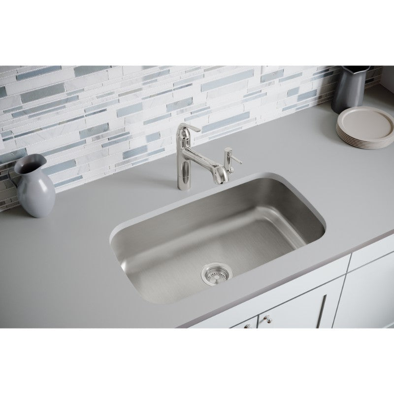 Dayton 18.25' x 30.5' x 8' Stainless Steel Single-Basin Undermount Kitchen Sink