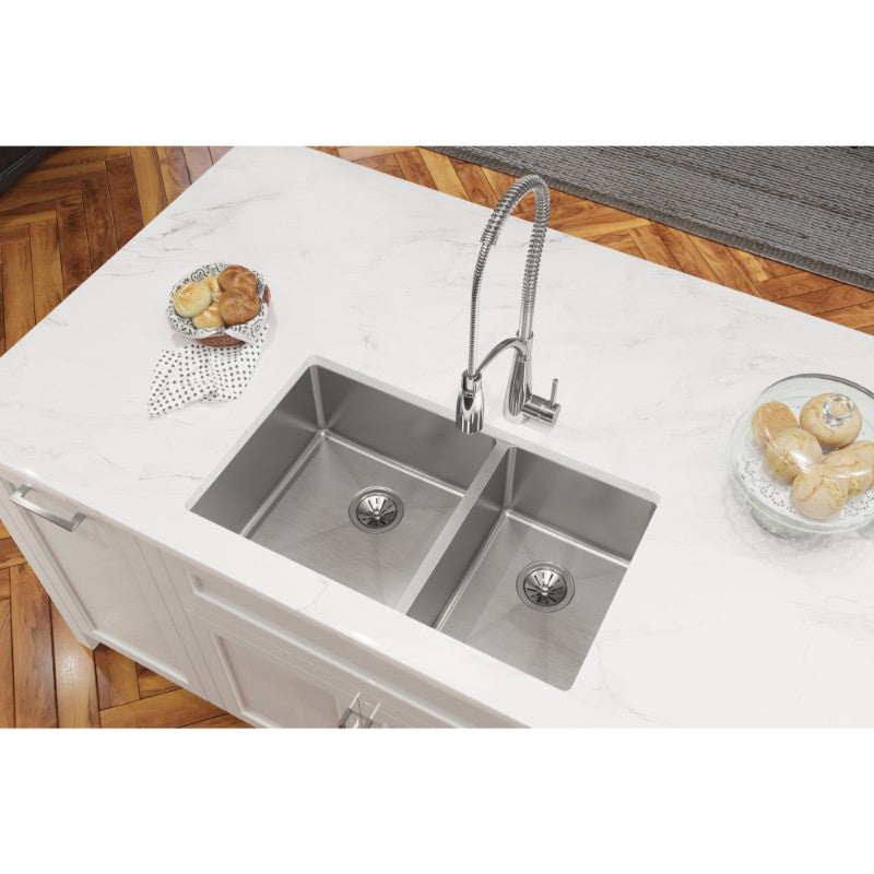 Crosstown 18.5' x 31.5' x 9' Stainless Steel 60/40 Double-Basin Undermount Kitchen Sink