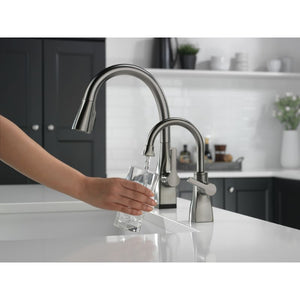 Mateo Pull-Down Kitchen Faucet in Black Stainless