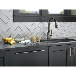Mateo Pull-Down Kitchen Faucet in Black Stainless