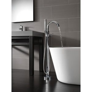Trinsic Single-Handle Freestanding Roman Tub Filler in Chrome