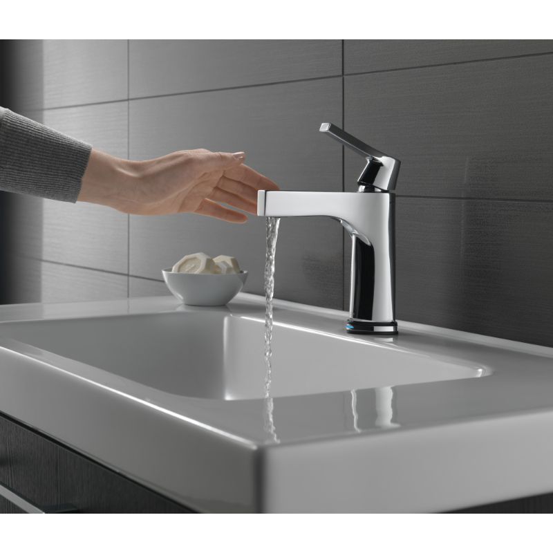 Zura Single-Handle Vanity Faucet in Chrome with Touchless Control
