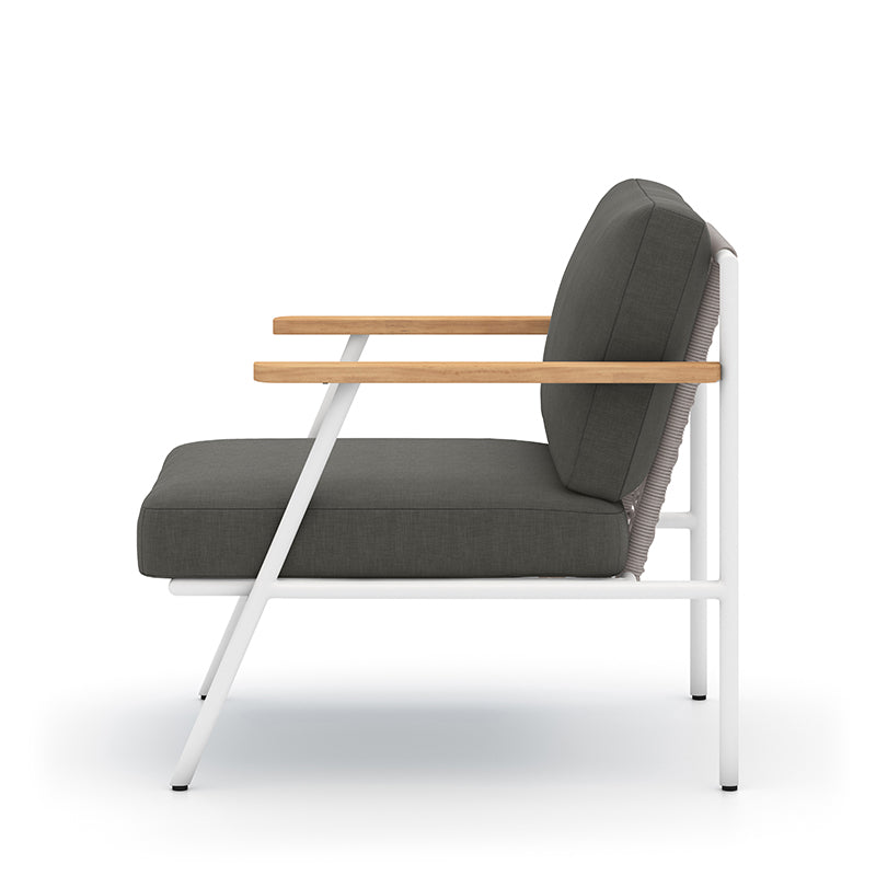 Aroba Solano Outdoor Chair in Natural Teak FSC (29' x 32' x 28.75')