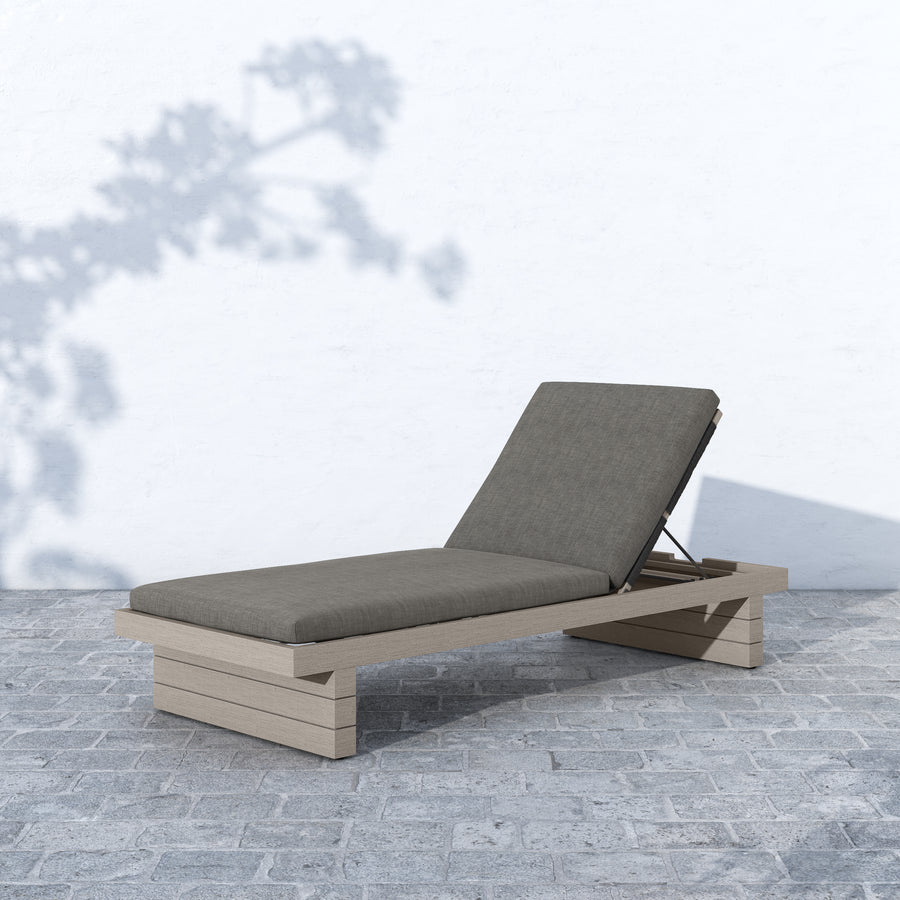 Solano Outdoor Chaise in Charcoal & Weathered Grey (31.5' x 78.75' x 14.25')